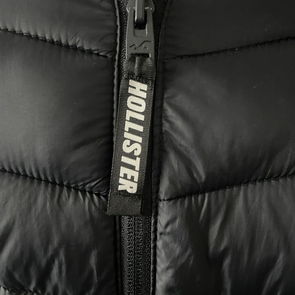HOLLISTER Men's Black Puffer Collection zip up with hood size Small - Picture 4 of 7